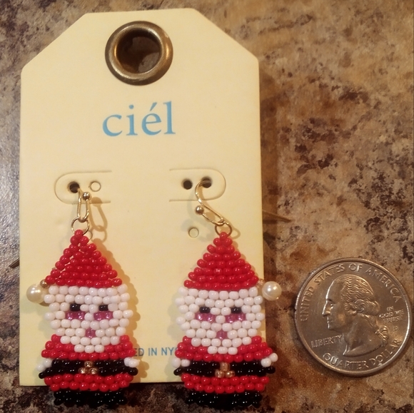 🆕  Santa Seed Bead Earrings - Picture 2 of 2